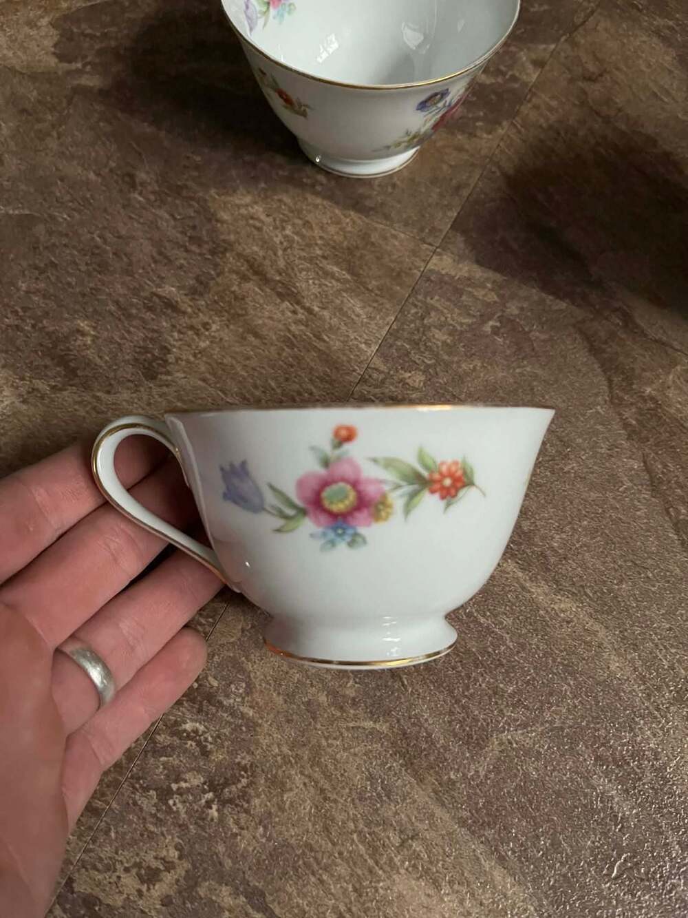 (4) Sango Dresdenia Japan Floral Pattern Footed Tea Cups and Saucers